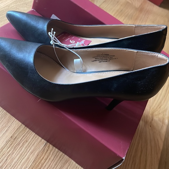 Women’s Merona Pumps, Size 9 - Make an Offer! - Picture 2 of 8